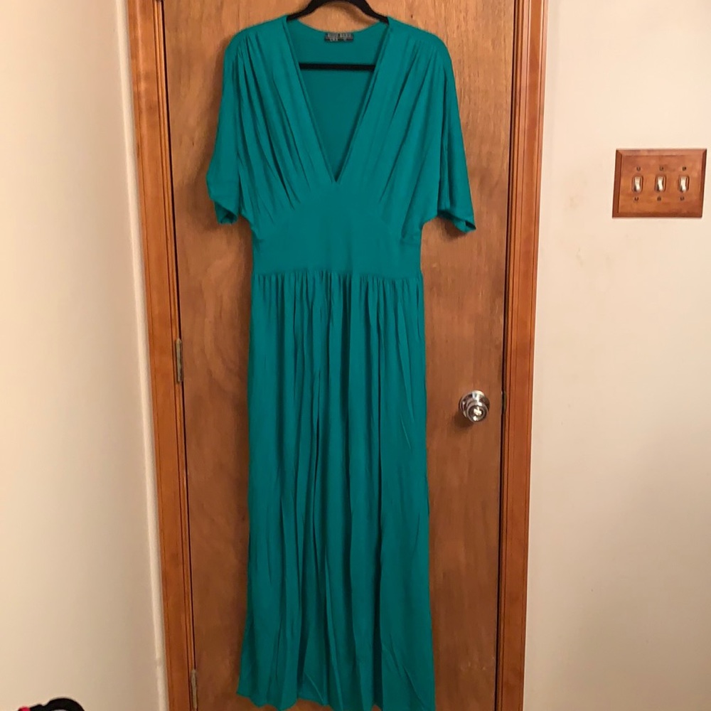 NWOT-Maxi Dress (B-2)